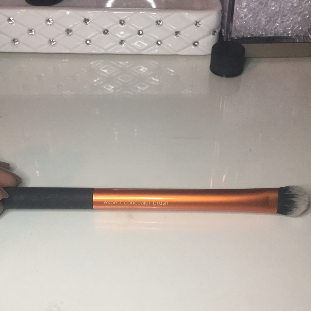 ***Last Chance*** Real Techniques Concealer Brush - Picture 2 of 3